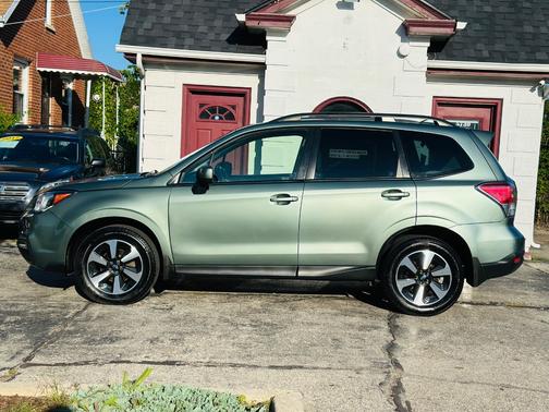 Green 2018 Subaru Forester 2.5i Premium