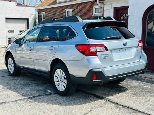 Silver 2019 Subaru Outback 2.5i Premium
