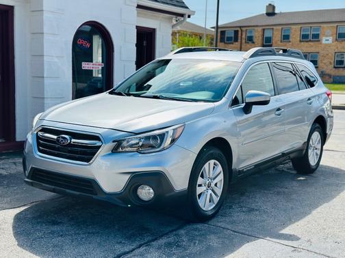 Silver 2019 Subaru Outback 2.5i Premium