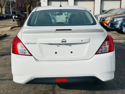 2019 Nissan Versa 1.6 S