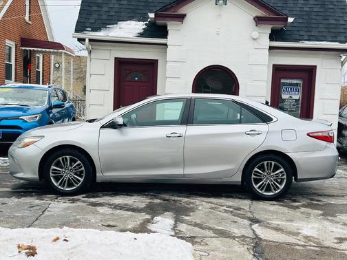 2017 Toyota Camry SE