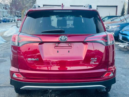 2018 Toyota RAV4 XLE