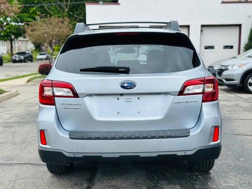 Silver 2015 Subaru Outback 2.5i Limited