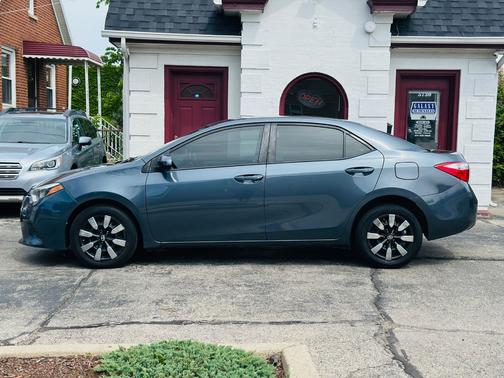 Gray 2015 Toyota Corolla LE