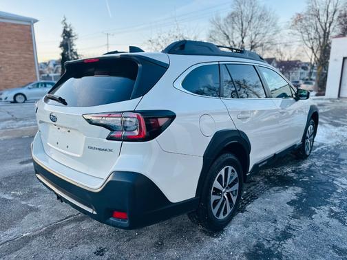 2023 Subaru Outback Premium