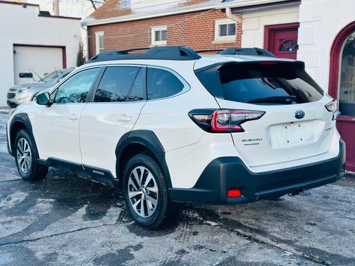 2023 Subaru Outback Premium