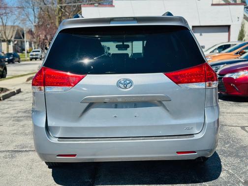 2014 Toyota Sienna XLE