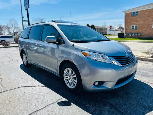 2014 Toyota Sienna XLE