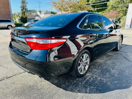 BLACK 2016 Toyota Camry SE