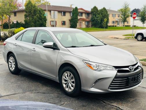 2017 Toyota Camry LE