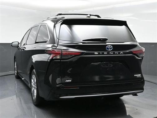 2023 Toyota Sienna Platinum 7 Passenger