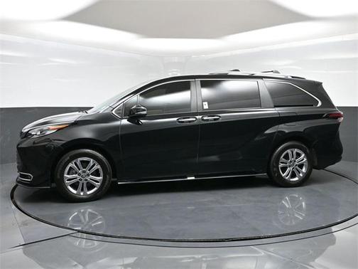 2023 Toyota Sienna Platinum 7 Passenger