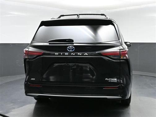 2023 Toyota Sienna Platinum 7 Passenger