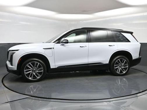 Vibrant White Tricoat 2026 Cadillac VISTIQ Sport