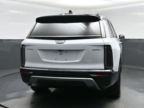 Vibrant White Tricoat 2026 Cadillac VISTIQ Sport