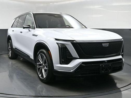 Vibrant White Tricoat 2026 Cadillac VISTIQ Sport