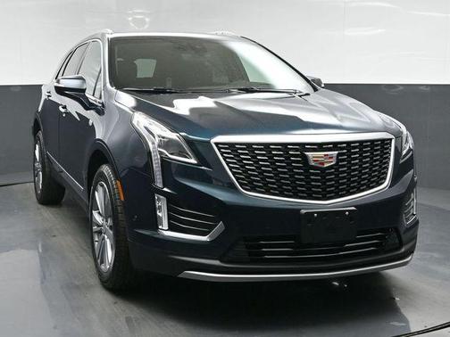 Emerald Lake Metallic 2026 Cadillac XT5 Premium Luxury