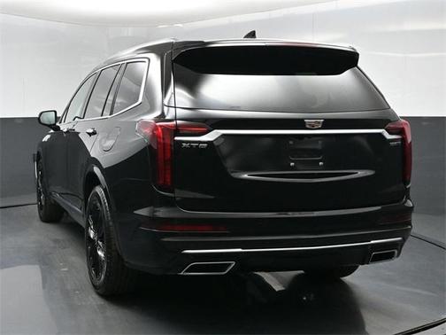 2025 Cadillac XT6 Luxury FWD