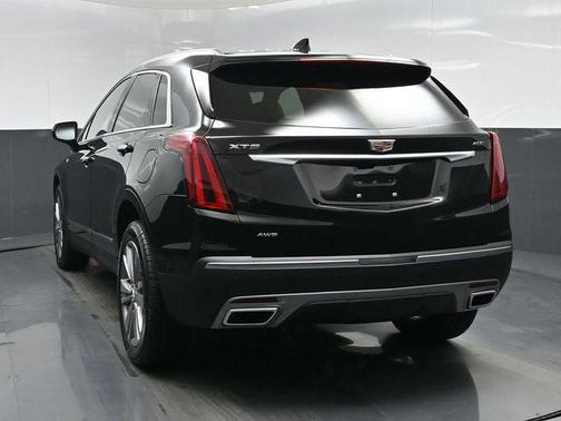 Stellar Black Metallic 2026 Cadillac XT5 Premium Luxury
