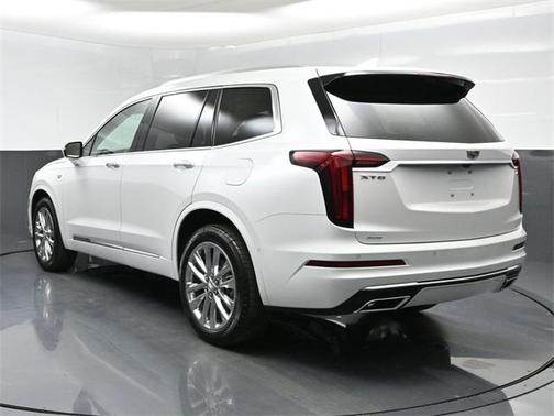 2025 Cadillac XT6 Premium Luxury AWD