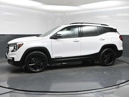 Summit White 2023 GMC Terrain SLT