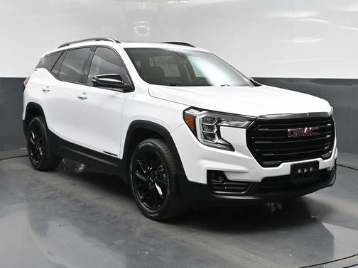 Summit White 2023 GMC Terrain SLT