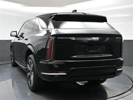 2025 Cadillac Escalade Luxury