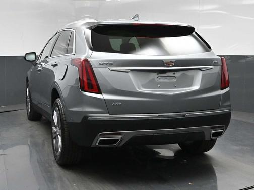 Argent Silver Metallic 2026 Cadillac XT5 Premium Luxury