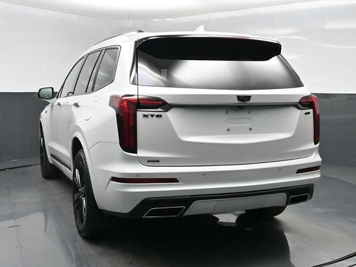 Crystal White Tricoat 2023 Cadillac XT6 Premium Luxury AWD
