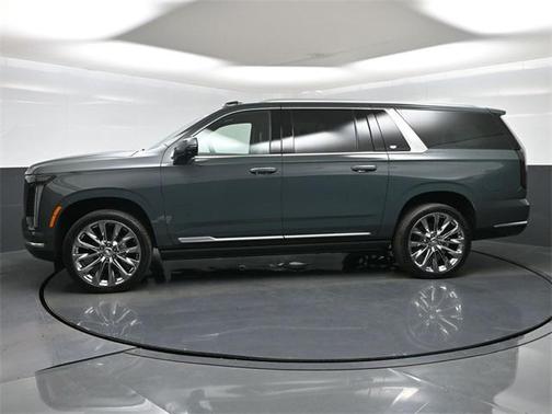 2026 Cadillac Escalade ESV Luxury