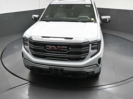 Glacier White Tricoat 2026 GMC Sierra 1500 SLT
