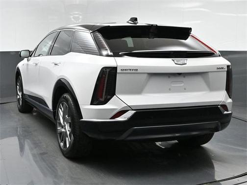 2025 Cadillac OPTIQ Luxury 1 AWD