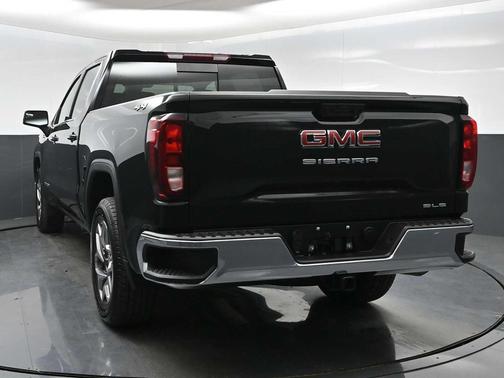Onyx Black 2026 GMC Sierra 1500 SLE