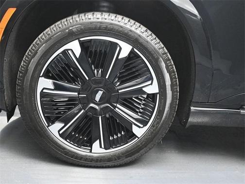 2025 Cadillac Escalade IQ Sport 2