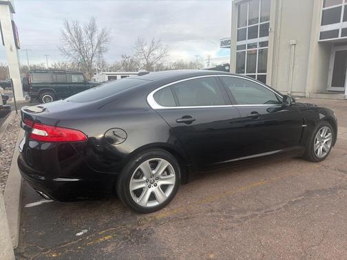 2011 Jaguar XF R