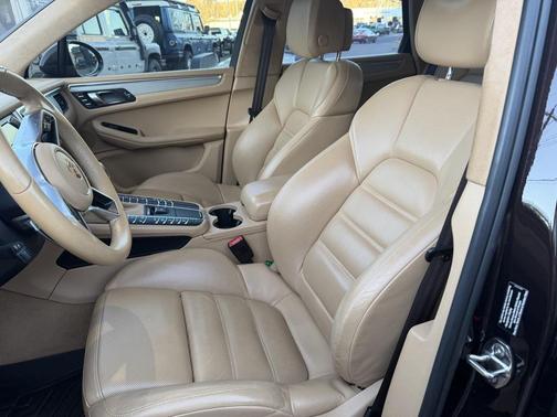 2015 Porsche Macan Turbo