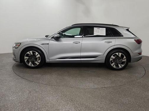 2022 Audi e-tron Premium