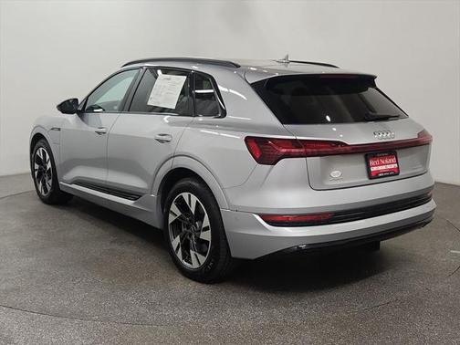 2022 Audi e-tron Premium
