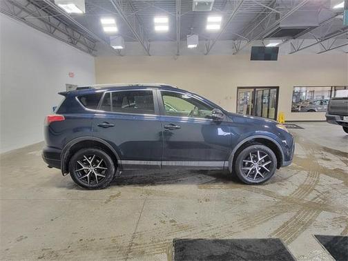 2017 Toyota RAV4 SE