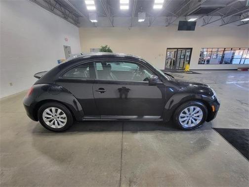 2018 Volkswagen Beetle 2.0T S