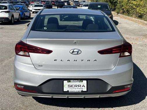 2019 Hyundai ELANTRA SE