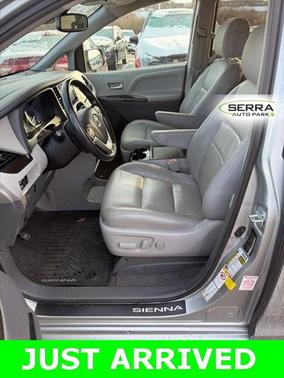 2019 Toyota Sienna XLE