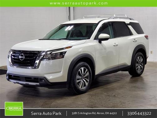 2022 Nissan Pathfinder SL