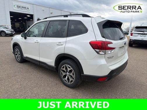 Crystal White Pearl 2020 Subaru Forester Premium