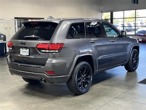 2017 Jeep Grand Cherokee Altitude
