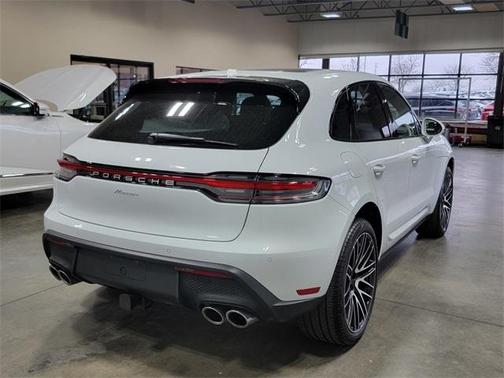 2024 Porsche Macan Base