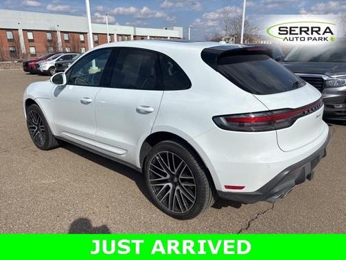 2024 Porsche Macan Base