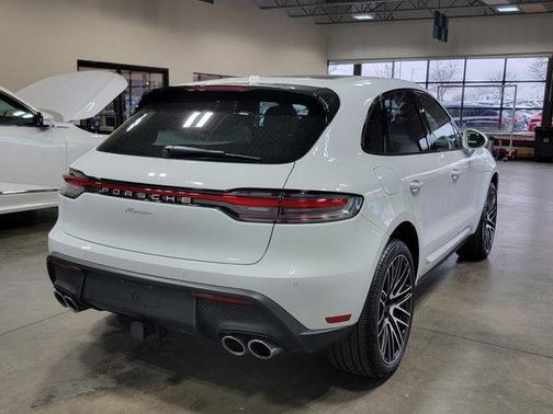 Carrara White Metallic 2024 Porsche Macan Base
