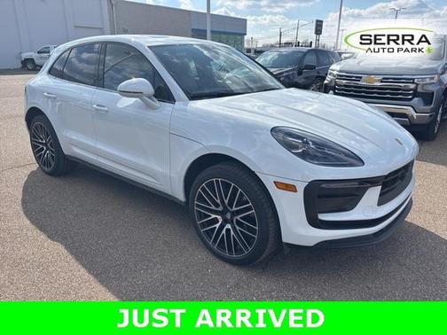 2024 Porsche Macan Base
