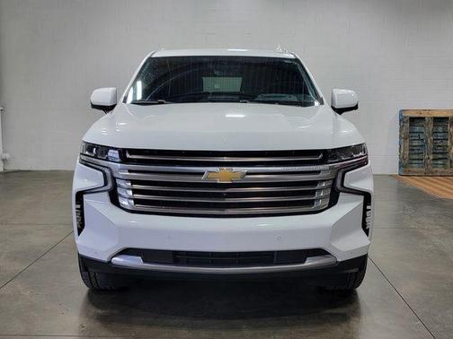 Summit White 2023 Chevrolet Suburban High Country